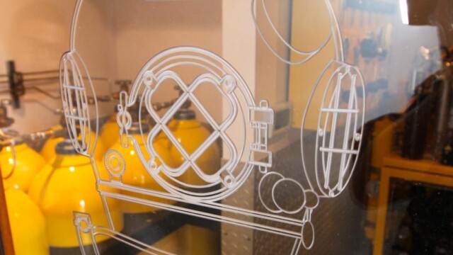 Etched glass decor - dive helmet