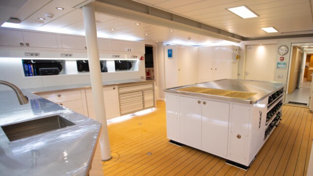 Dive Locker and Laboratory Installation