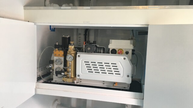 Cabinet 2