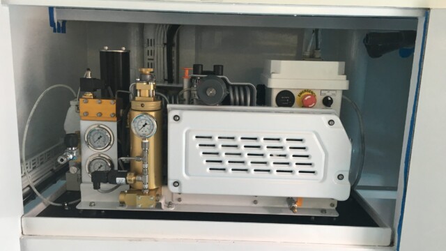 Cabinet 3