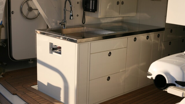 Moondog cabinet - sink furniture install