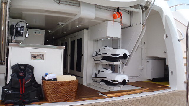 Yacht Dive Garage Install - Moondog Dive