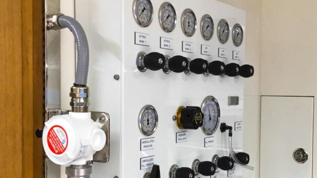 Dive Locker and Laboratory Installation - fill panel